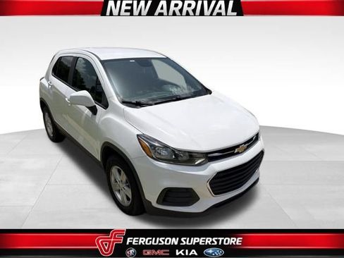 Used 2019 Chevrolet Trax LS FWD image 1