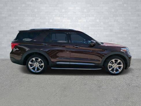 Used 2020 Ford Explorer Platinum w/ Premium Technology Package image 4