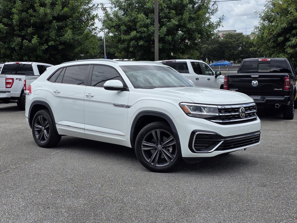 Used 2021 Volkswagen Atlas Cross Sport SE w/ Panoramic Sunroof Package FWD image 2