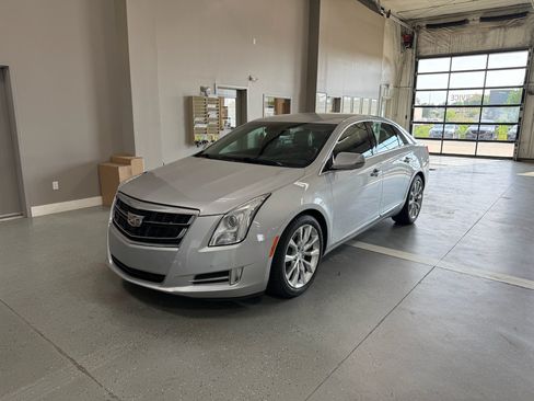 Used 2017 Cadillac XTS Premium Luxury w/ Driver Assist Package AWD/4WD image 2