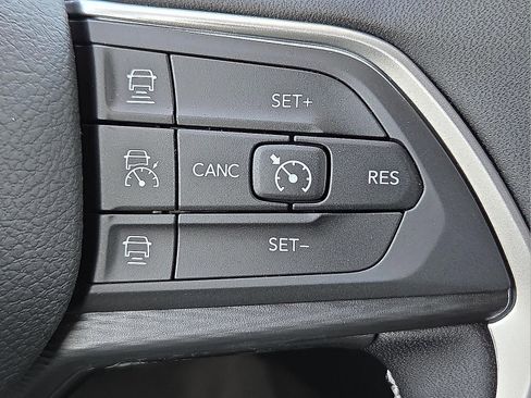 New 2025 Jeep Grand Cherokee L Laredo w/ Luxury Tech Group I image 20