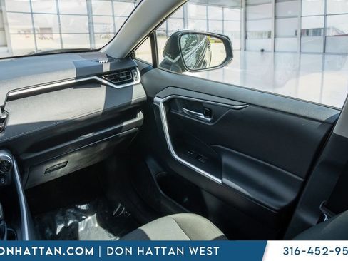 Used 2024 Toyota RAV4 XLE FWD image 14