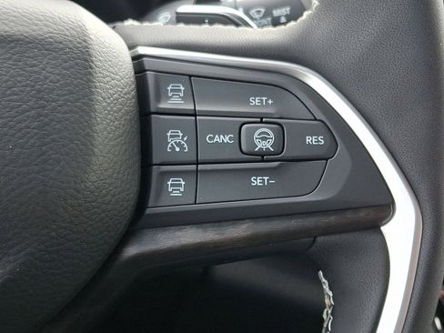 New 2026 Jeep Grand Cherokee Altitude image 15