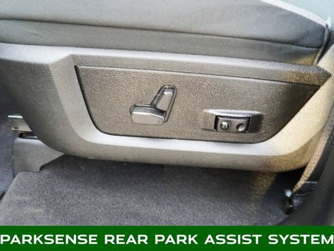 Used 2022 RAM 1500 Classic SLT w/ Electronics Convenience Group image 12