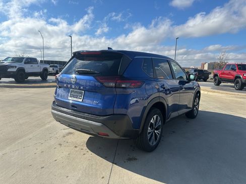 Used 2023 Nissan Rogue SV image 5
