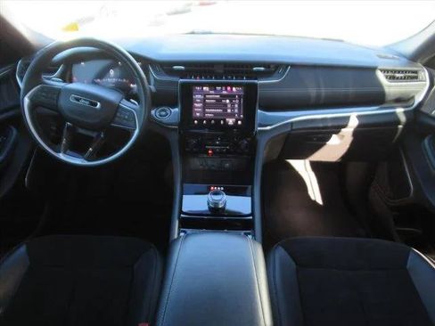 Certified 2022 Jeep Grand Cherokee L Laredo AWD/4WD image 12
