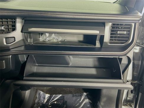 Used 2023 Ford Expedition Platinum image 30