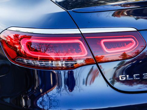 Used 2023 Mercedes-Benz GLC 300 4MATIC Coupe image 8