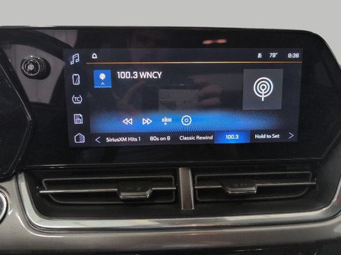 Used 2026 Chevrolet Trax ACTIV w/ Sunroof Package FWD image 7