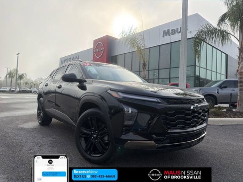 Used 2024 Chevrolet Trax ACTIV w/ Sunroof Package image 1