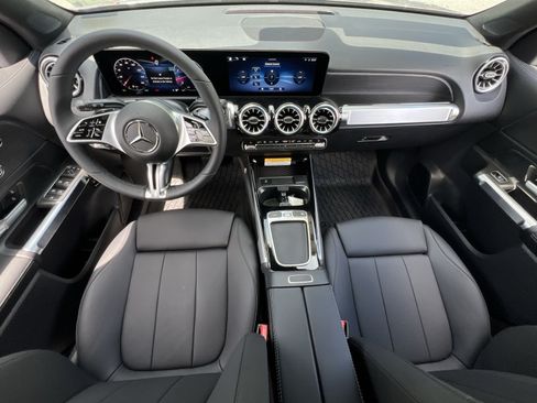 New 2026 Mercedes-Benz GLB 250 4MATIC image 13