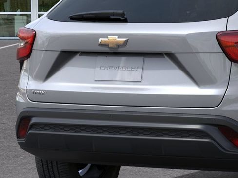 New 2026 Chevrolet Trax LS w/ LS Convenience Package FWD image 14