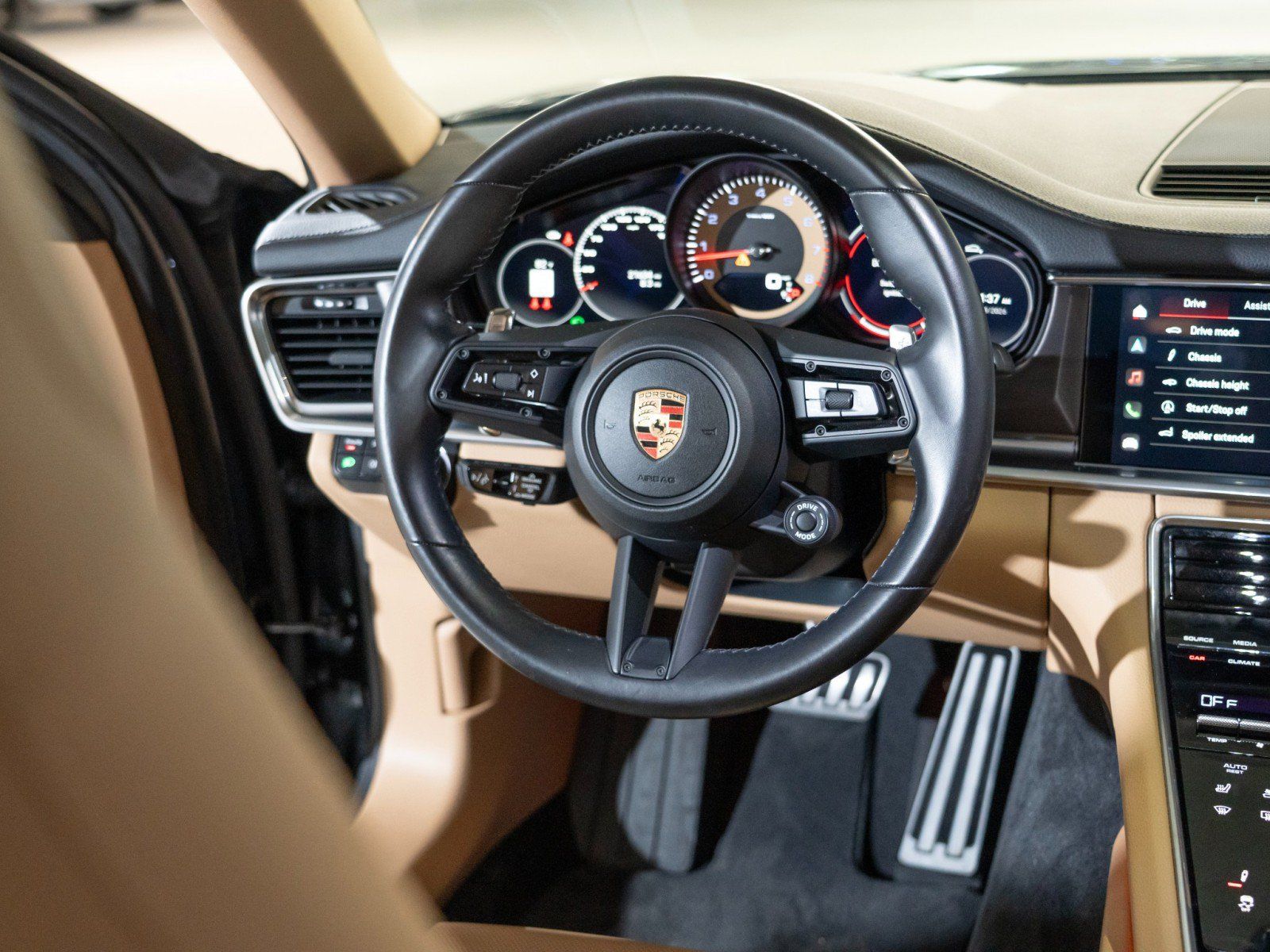 Certified 2023 Porsche Panamera Platinum Edition RWD image 27