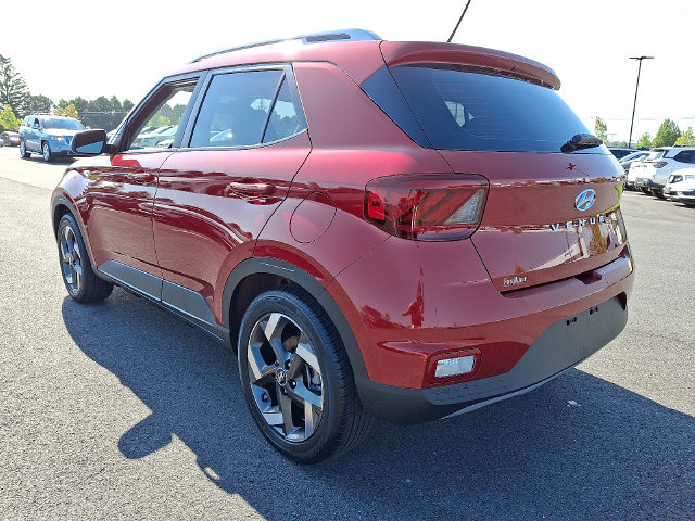 Used 2025 Hyundai Venue Limited FWD image 5