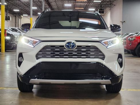 Used 2021 Toyota RAV4 XSE AWD/4WD image 2