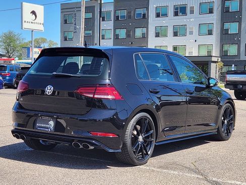 Used 2019 Volkswagen Golf R 4-Door image 10