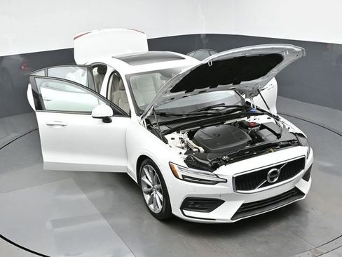 Used 2020 Volvo S60 T5 Momentum FWD image 42