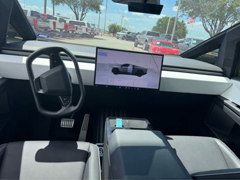 Used 2024 Tesla Cybertruck AWD Crew Cab image 7