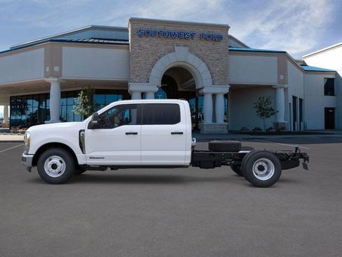 New 2025 Ford F350 XL w/ XL Chrome Package image 3