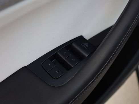 Used 2026 Tesla Model Y 2WD image 37