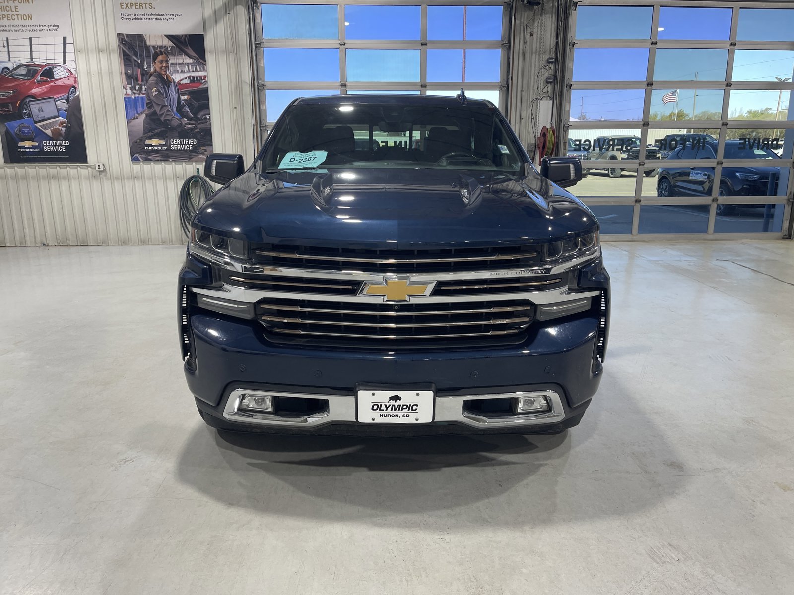 Used 2021 Chevrolet Silverado 1500 High Country w/ Technology Package AWD/4WD image 3