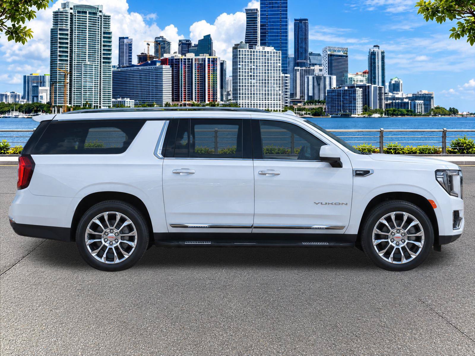 Used 2023 GMC Yukon XL SLT AWD/4WD image 4