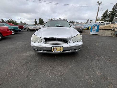 Used 2003 Mercedes-Benz C 240 Wagon image 2