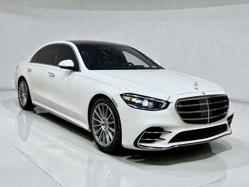 Used 2022 Mercedes-Benz S 500 4MATIC w/ AMG Line Package image 12