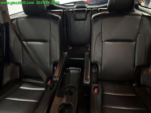 Used 2018 Toyota Highlander XLE image 27