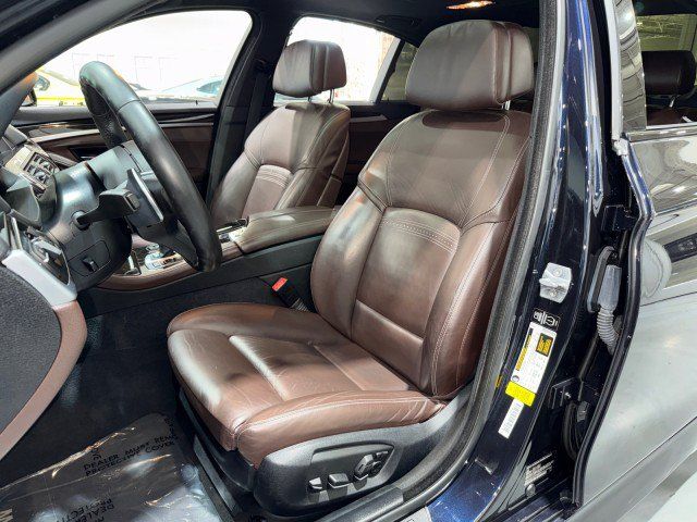 Used 2015 BMW 550i Sedan RWD image 4