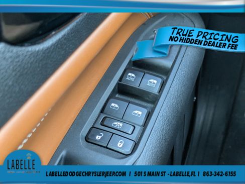 Used 2024 Jeep Compass Limited w/ Elite Group AWD/4WD image 18