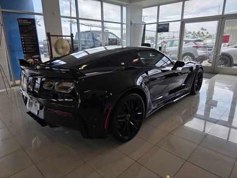 Used 2016 Chevrolet Corvette Z06 w/ 3LZ Preferred Equipment Group RWD image 7
