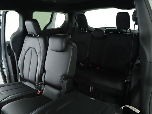 New 2026 Chrysler Pacifica Select image 6