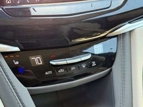 Used 2024 Cadillac XT6 Premium Luxury w/ Technology Package AWD/4WD image 33