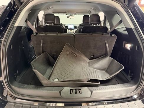 Used 2020 Ford Explorer XLT w/ Equipment Group 202A AWD/4WD image 28