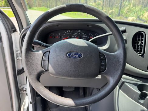Used 2008 Ford E-250 and Econoline 250 RWD image 11