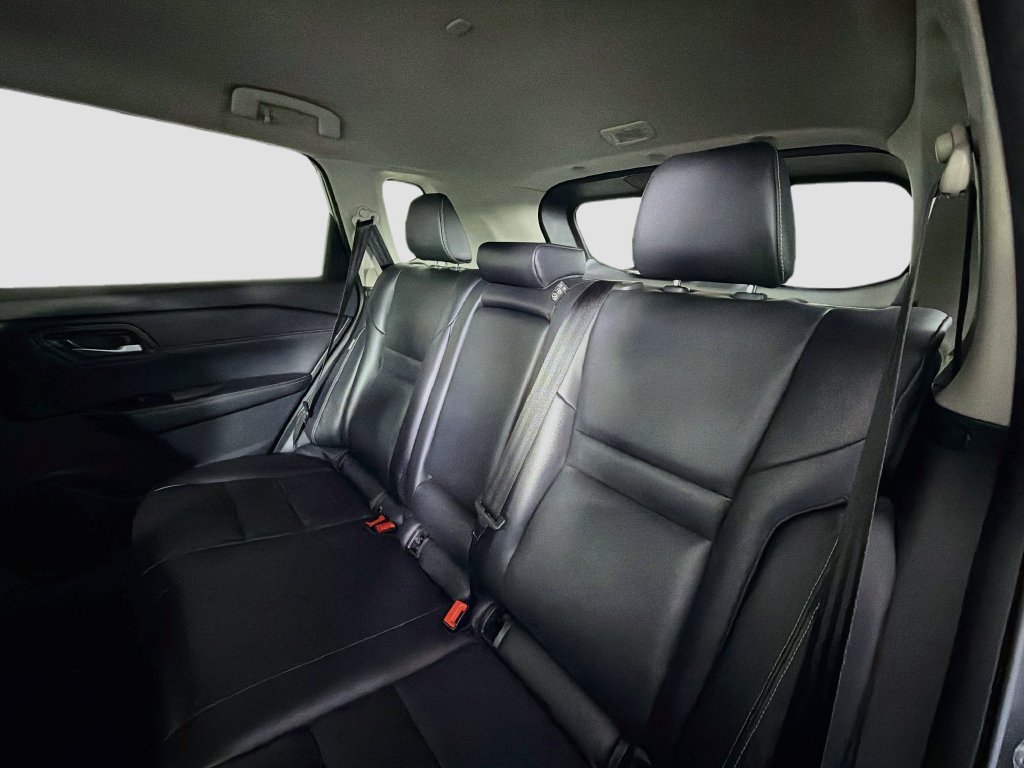 Used 2024 Nissan Rogue SL FWD image 25