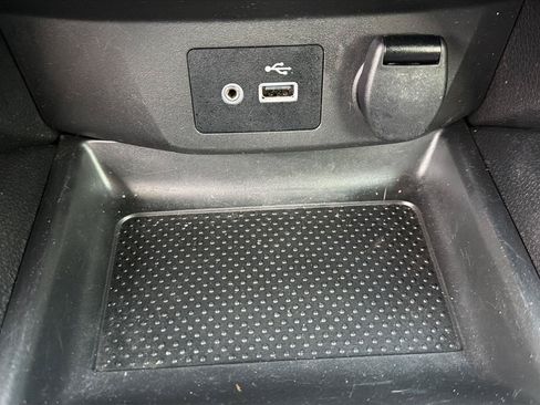 Used 2019 Nissan Rogue SV FWD image 11