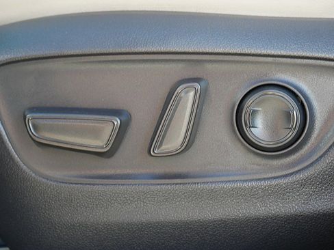 Used 2021 Toyota RAV4 XLE Premium image 13