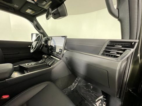 Used 2024 Lexus GX 550 image 19