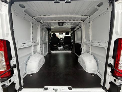 Used 2025 RAM ProMaster 1500 w/ Convenience Group image 29