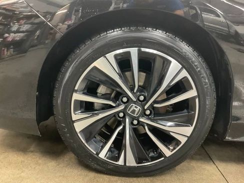 Used 2017 Honda Accord EX-L image 11