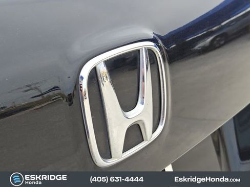 Used 2021 Honda Pilot Touring image 11