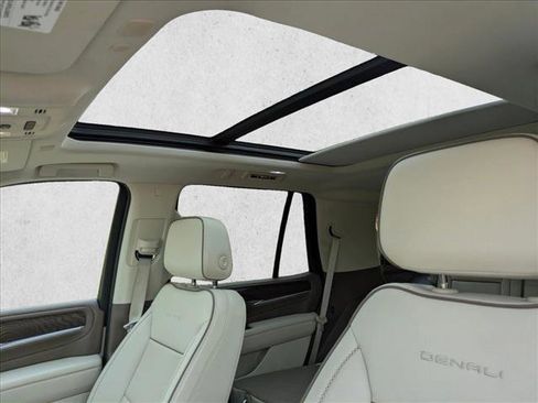 Used 2023 GMC Yukon Denali w/ LPO, Floor Liner Package RWD image 15