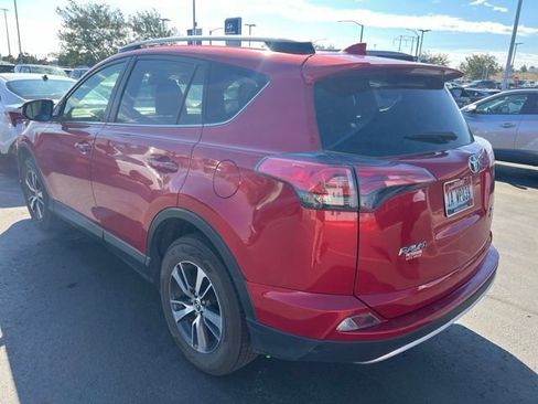 Used 2017 Toyota RAV4 XLE AWD/4WD image 4