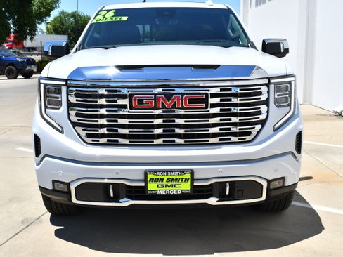 New 2026 GMC Sierra 1500 Denali w/ Denali Reserve Package AWD/4WD image 3