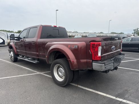 Used 2017 Ford F250 XL w/ Power Equipment Group RWD image 2