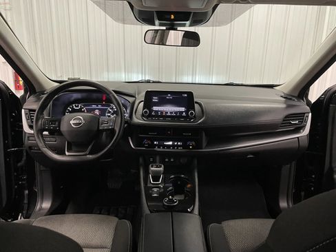 Used 2025 Nissan Rogue SV AWD/4WD image 27