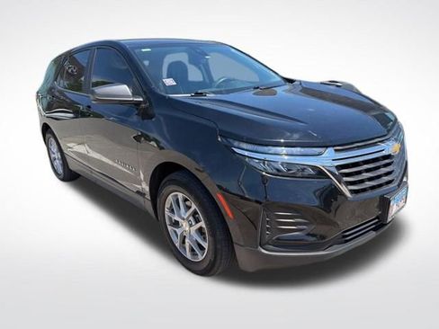 Used 2023 Chevrolet Equinox LS FWD image 2
