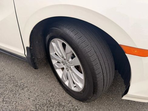 Used 2018 Honda Odyssey LX image 10